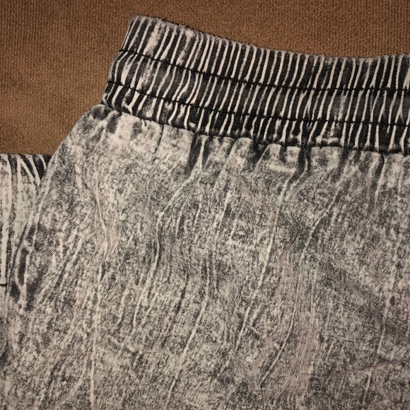 Pants - Picture 5 of 6